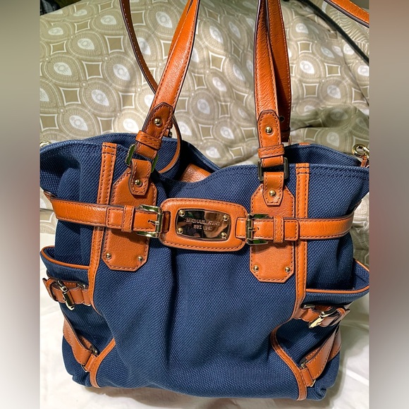 Michael Kors Gansevoort Handbag - Picture 2 of 11